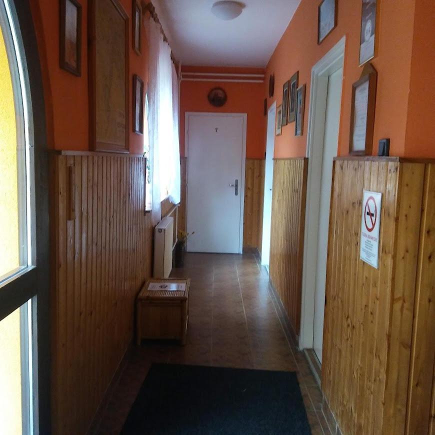 Kispipa Panzio Bed & Breakfast Szombathely Ngoại thất bức ảnh